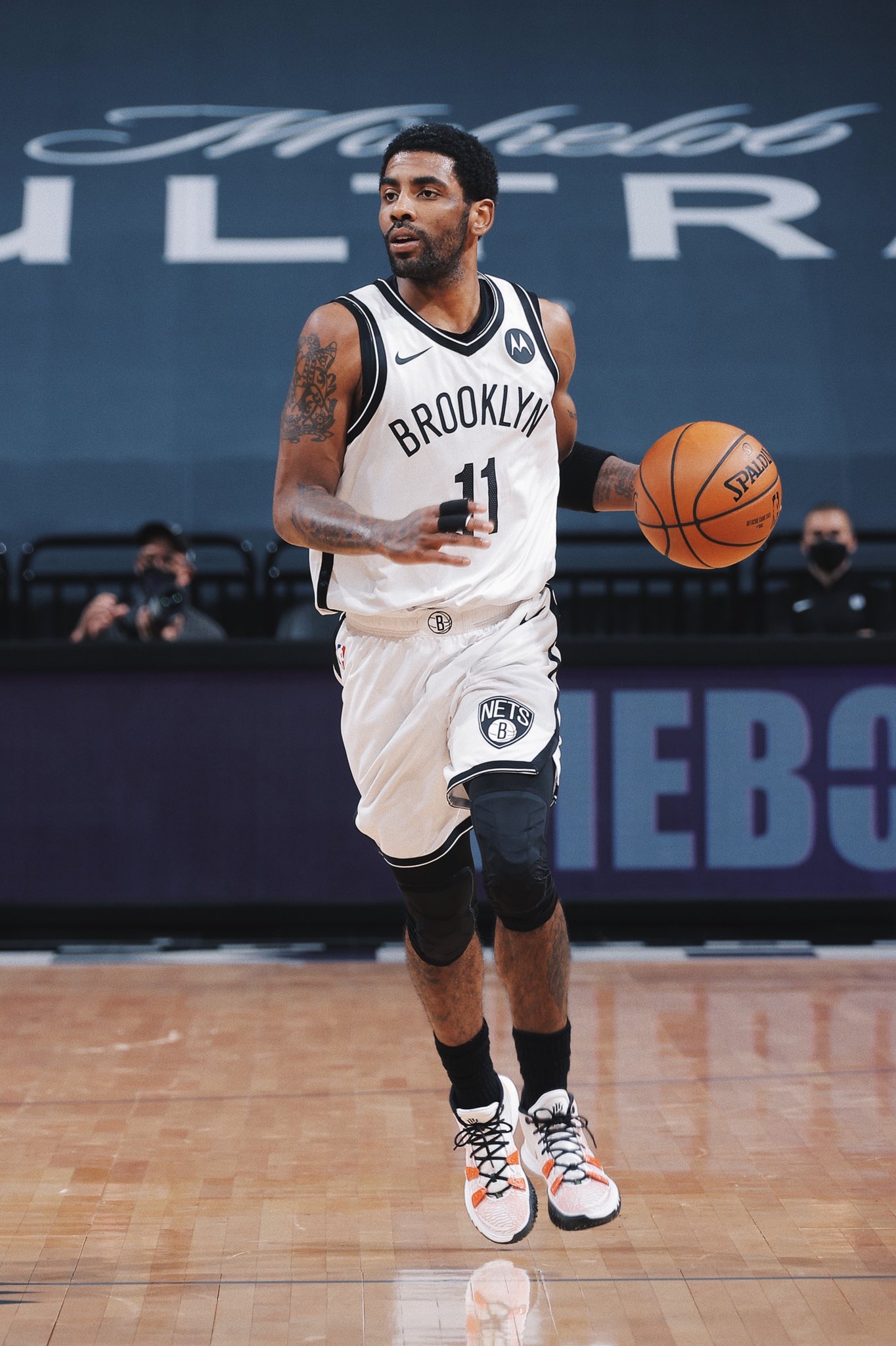 托绳越位保护开关