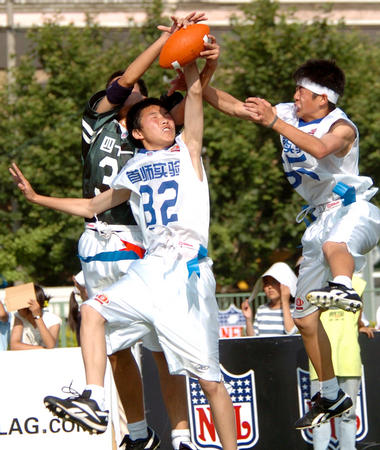 一钩一瓦式活动式抱索器